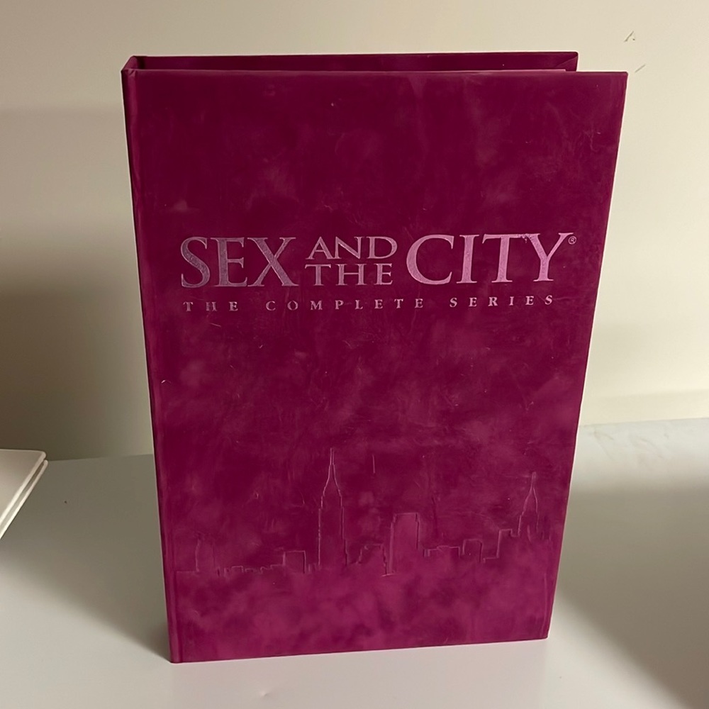 Sex and the city the complete series- missing one disc